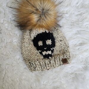 The Hand Made Array Toddler Skull Hat 2-3y 🇨🇦